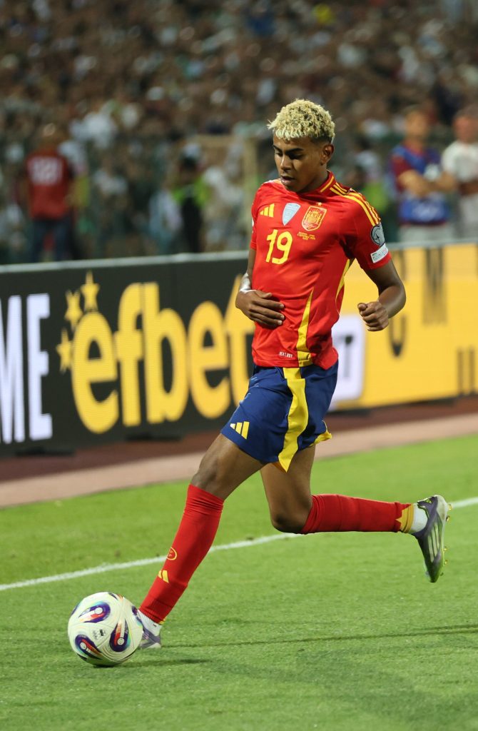 Lamine Yamal, attaquant du FC Barcelone